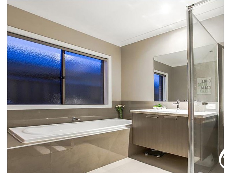 14 Hermes Avenue, Cranbourne West VIC 3977