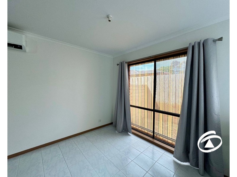 2/102 Fleetwood Drive, Narre Warren VIC 3805