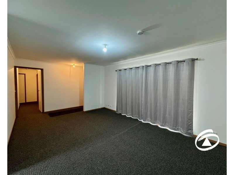2/102 Fleetwood Drive, Narre Warren VIC 3805