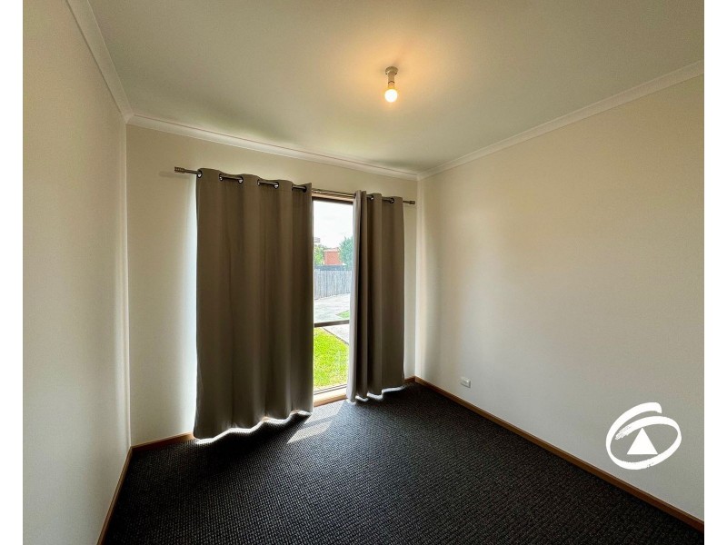 2/102 Fleetwood Drive, Narre Warren VIC 3805