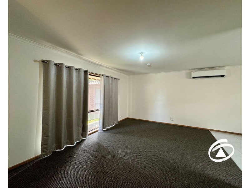 2/102 Fleetwood Drive, Narre Warren VIC 3805