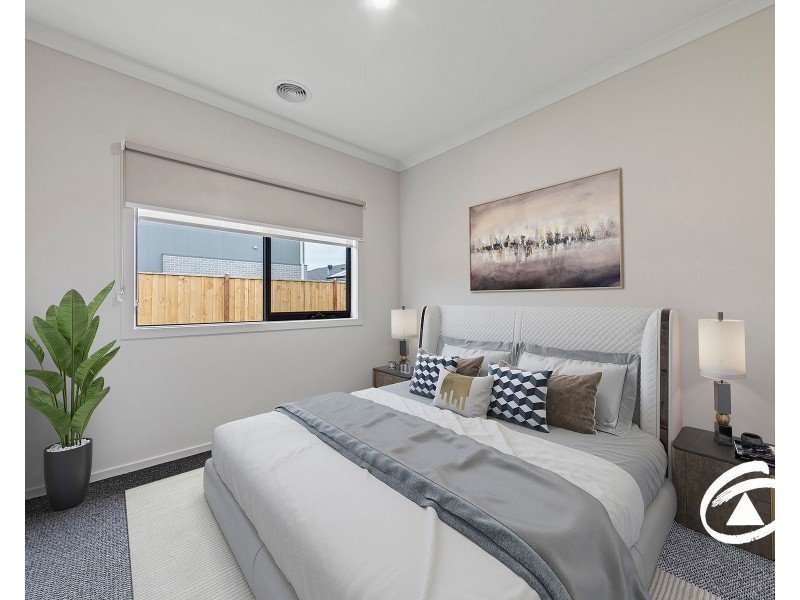24 Ixia Street, Officer VIC 3809