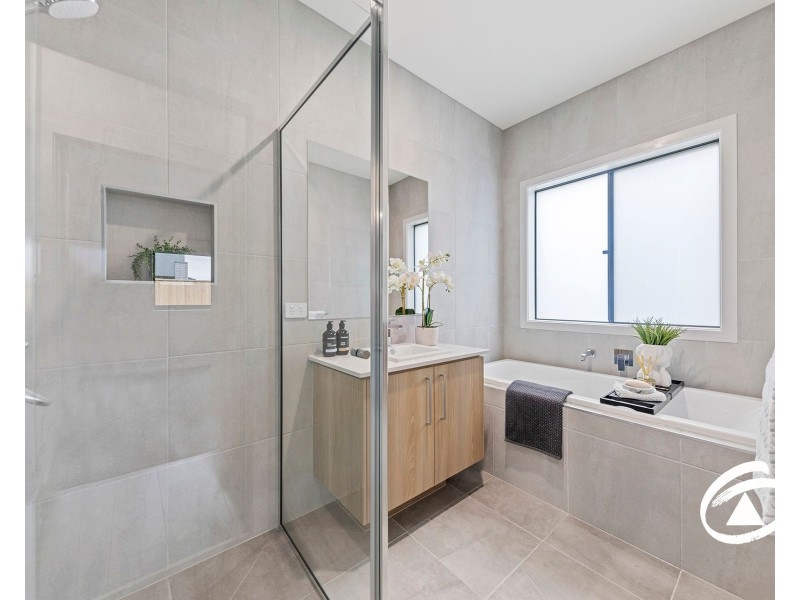 24 Ixia Street, Officer VIC 3809