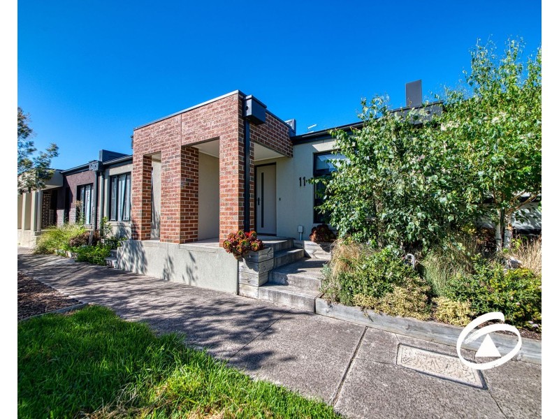 11 Fadden Mews, Officer VIC 3809