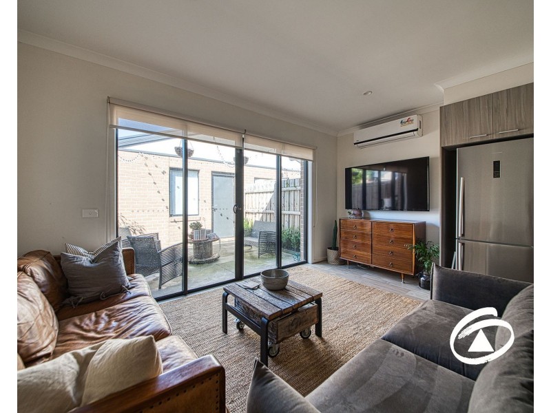 11 Fadden Mews, Officer VIC 3809