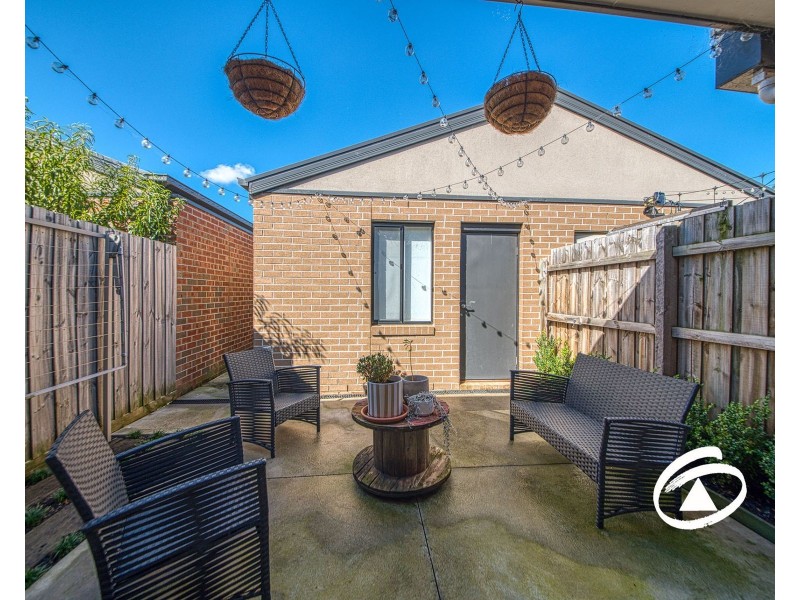 11 Fadden Mews, Officer VIC 3809