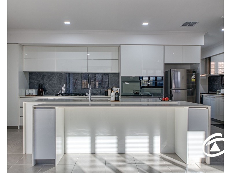 23 Ixia Street, Officer VIC 3809