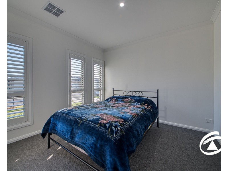 23 Ixia Street, Officer VIC 3809
