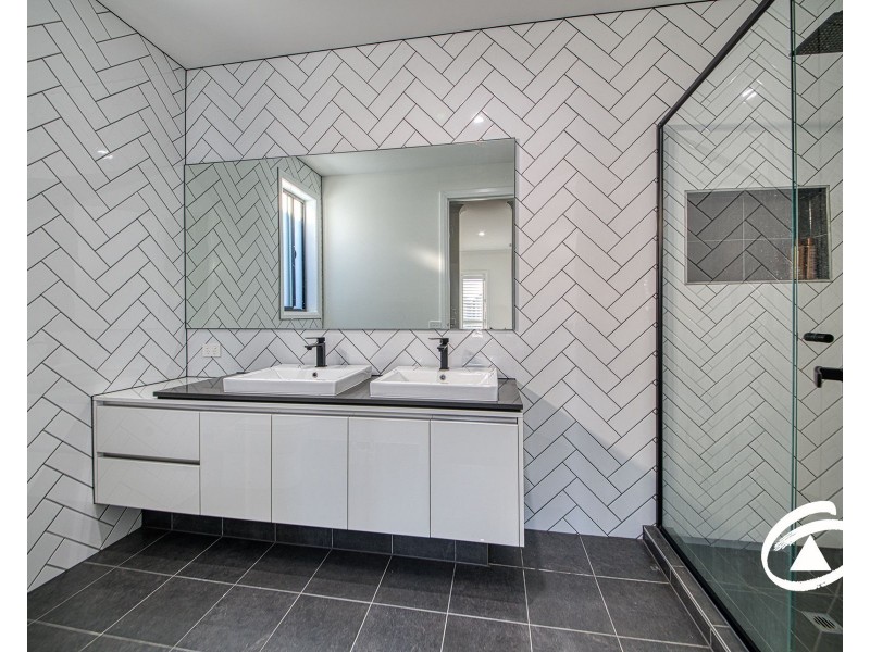 23 Ixia Street, Officer VIC 3809
