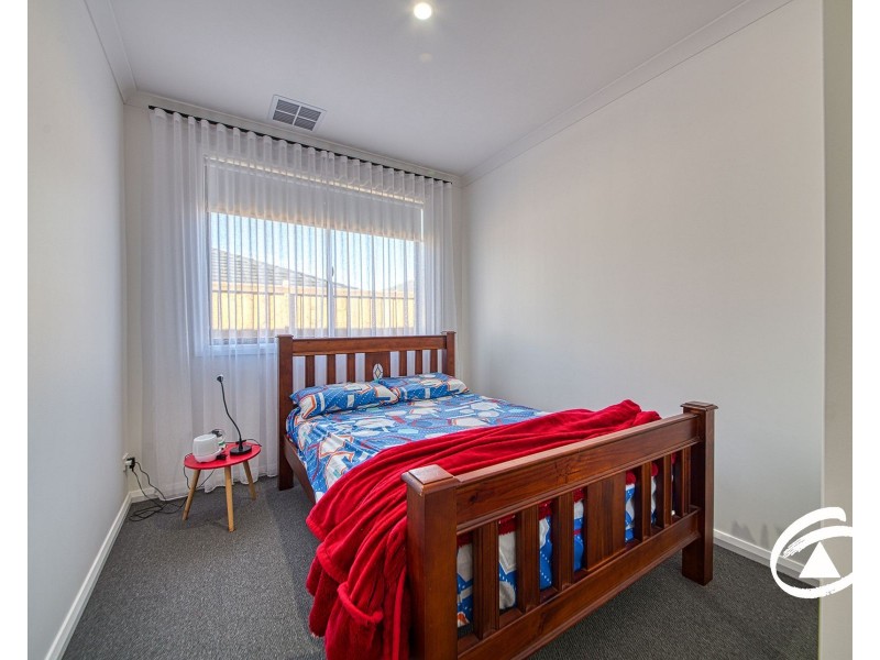 23 Ixia Street, Officer VIC 3809