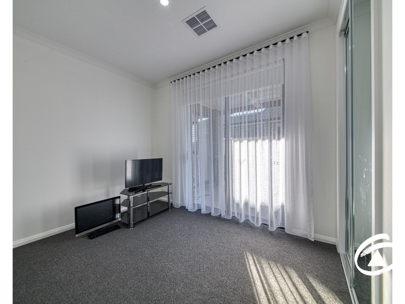 23 Ixia Street, Officer VIC 3809