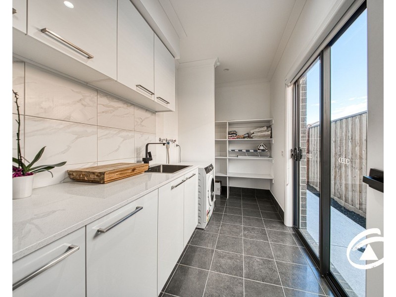 23 Ixia Street, Officer VIC 3809