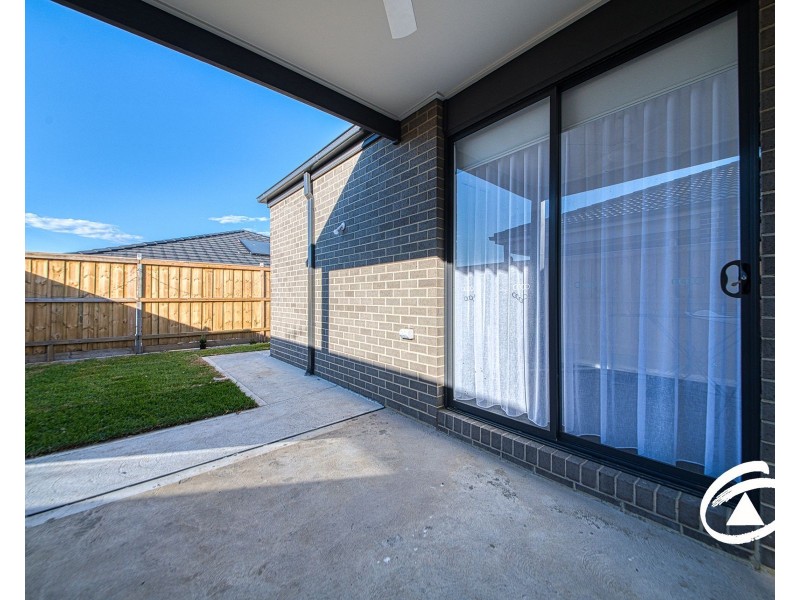 23 Ixia Street, Officer VIC 3809