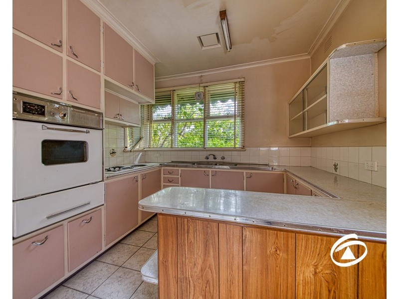 8 William Avenue, Hallam VIC 3803