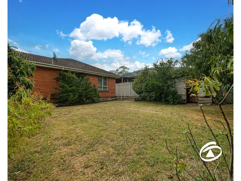 8 William Avenue, Hallam VIC 3803