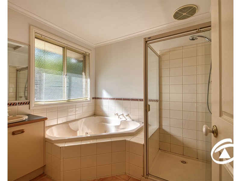 16 Wanderer Court, Berwick VIC 3806