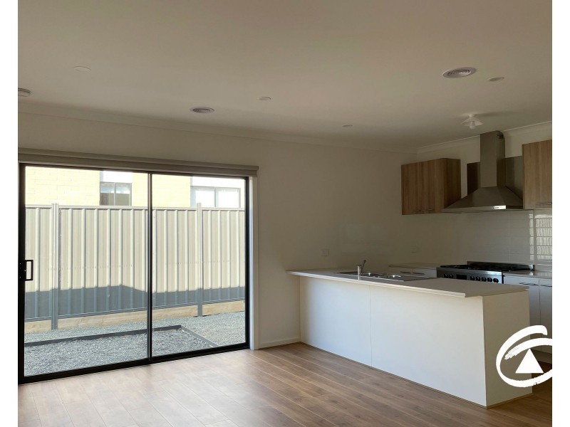 51 Tongs Boulevard, Clyde VIC 3978