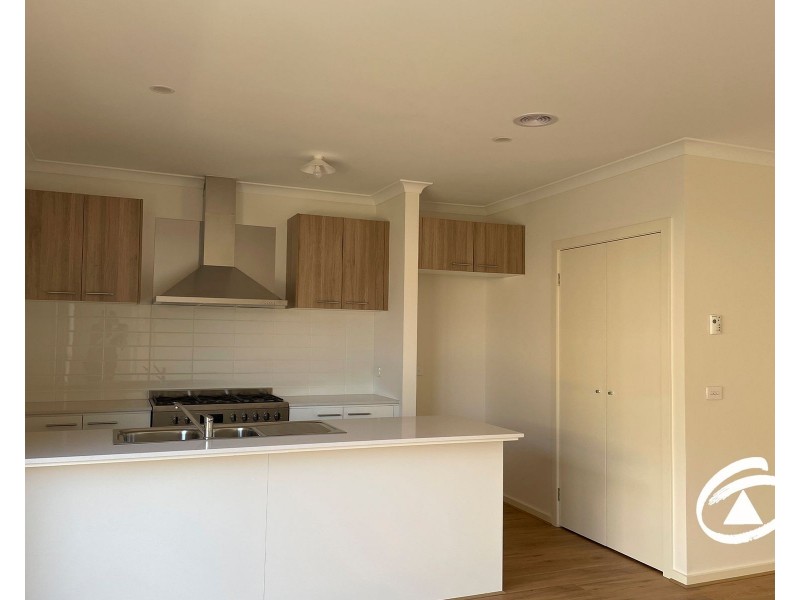 51 Tongs Boulevard, Clyde VIC 3978