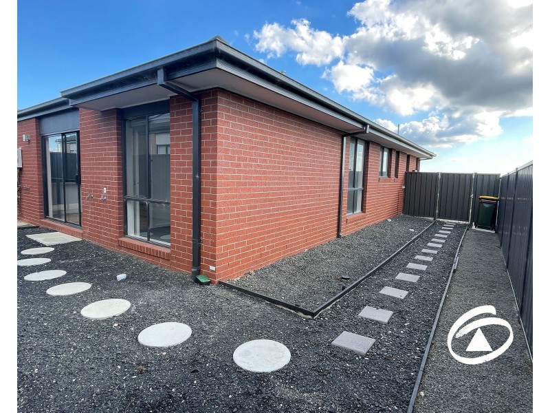 51 Tongs Boulevard, Clyde VIC 3978