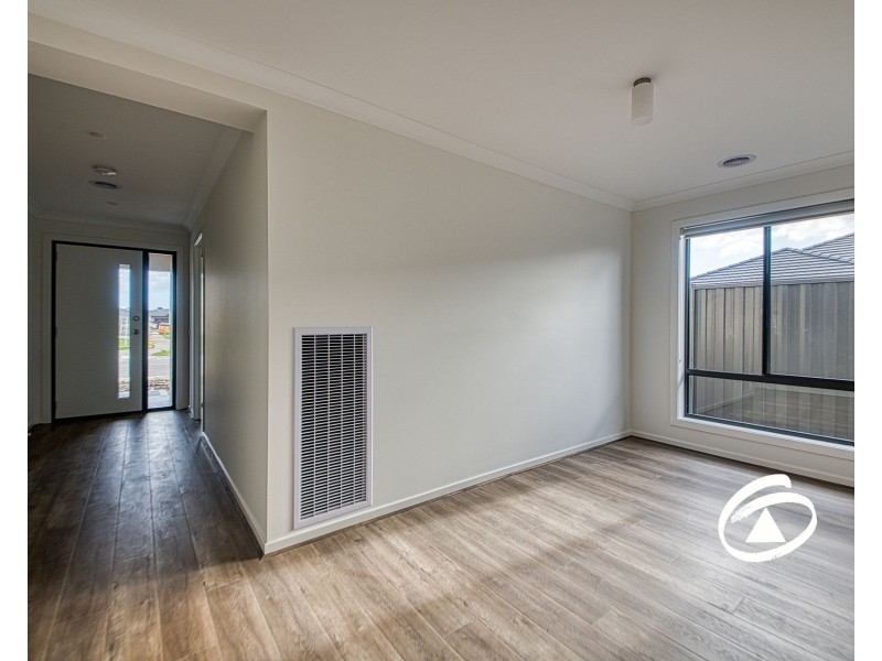 10 Francesca Street, Officer VIC 3809