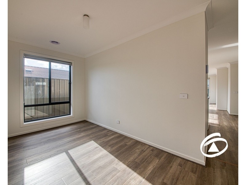 10 Francesca Street, Officer VIC 3809