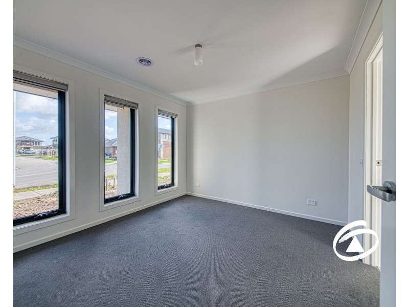 10 Francesca Street, Officer VIC 3809