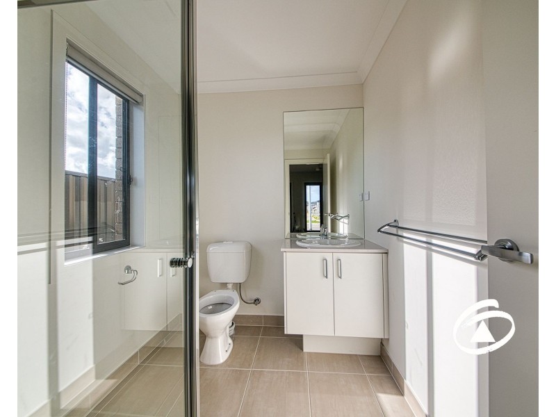 10 Francesca Street, Officer VIC 3809