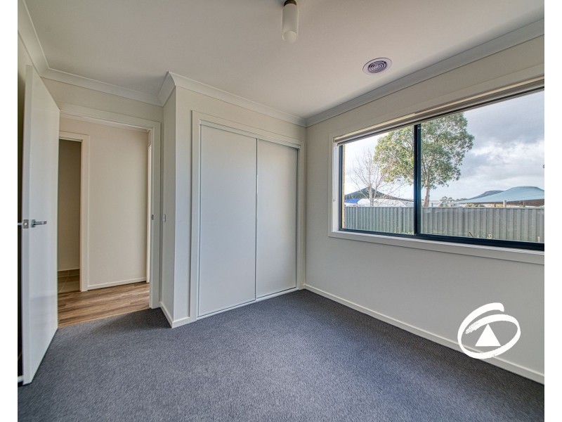 10 Francesca Street, Officer VIC 3809