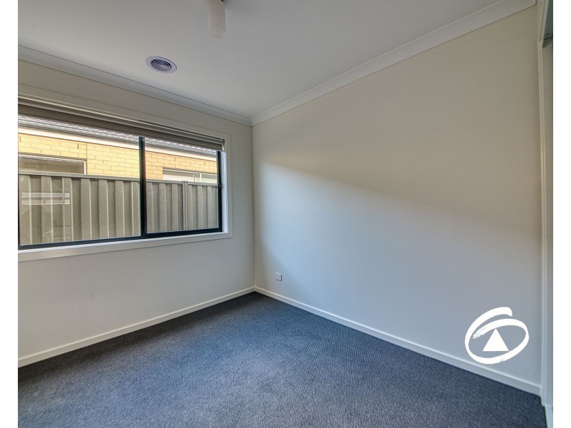 10 Francesca Street, Officer VIC 3809