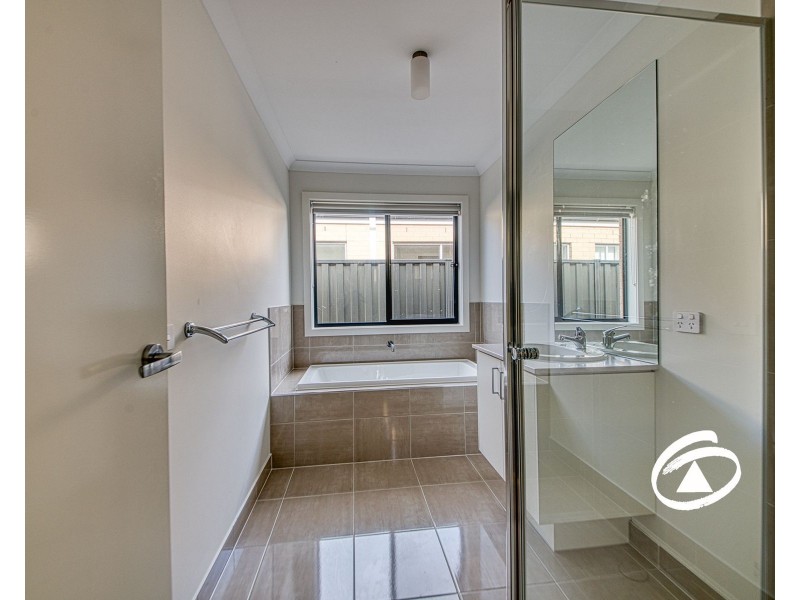 10 Francesca Street, Officer VIC 3809