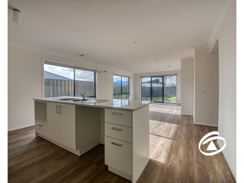 10 Francesca Street, Officer VIC 3809