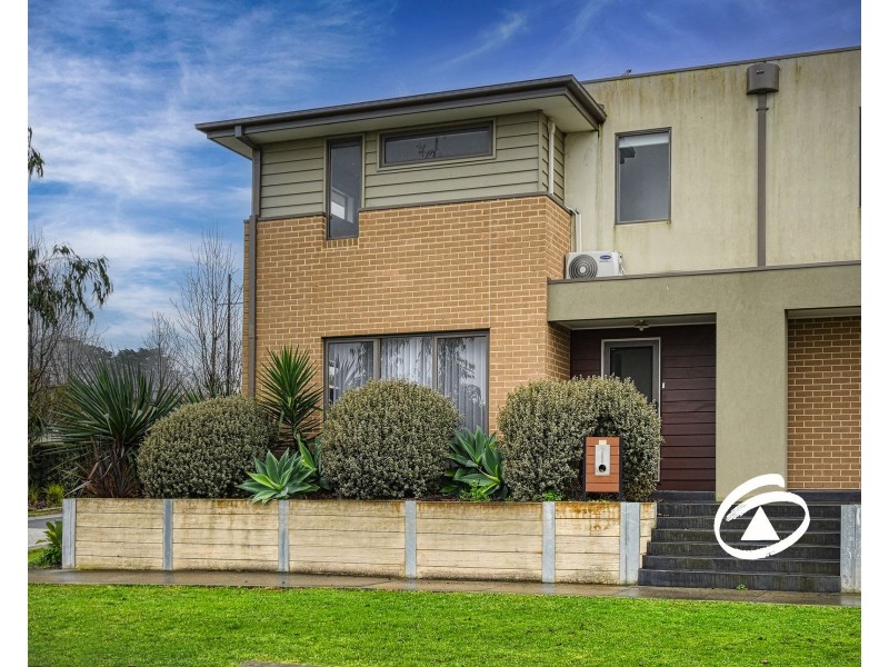 47 Atlantic Drive, Pakenham VIC 3810