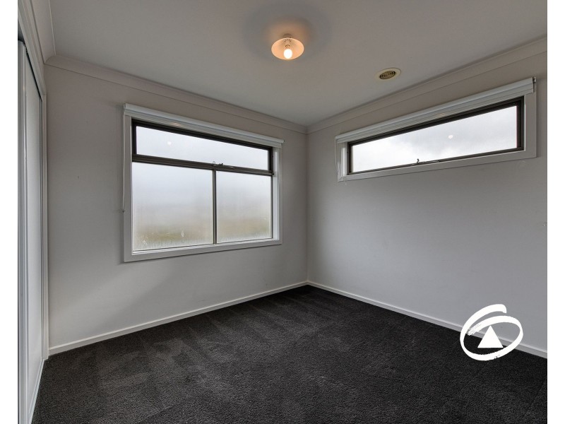 47 Atlantic Drive, Pakenham VIC 3810