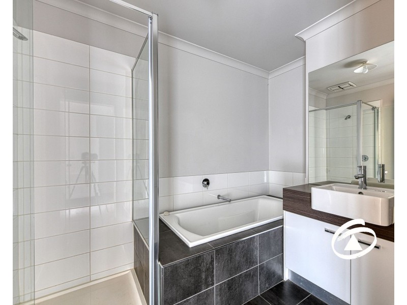 47 Atlantic Drive, Pakenham VIC 3810