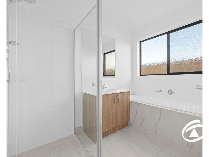 12 Vizsla Street, Cranbourne East VIC 3977