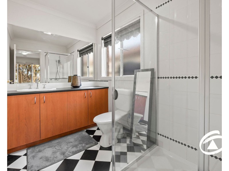 9 Wallingford Place, Narre Warren South VIC 3805