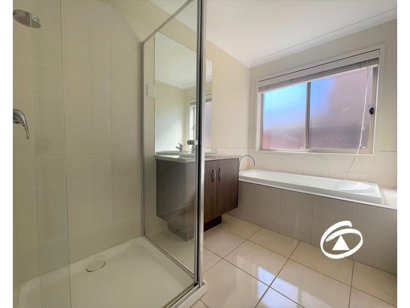 2 Livida Circuit, Lyndhurst VIC 3975