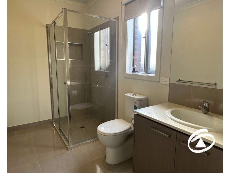 4 Noah Road, Clyde North VIC 3978