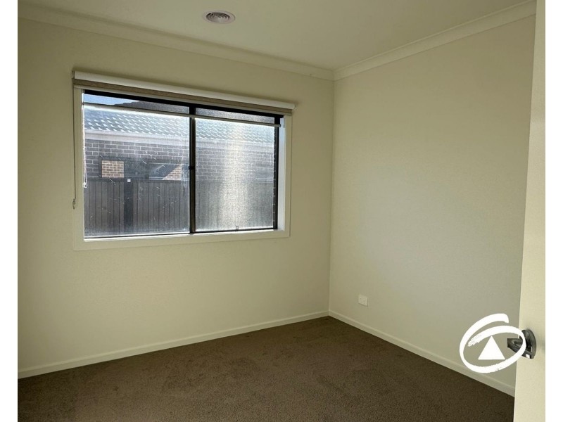 4 Noah Road, Clyde North VIC 3978