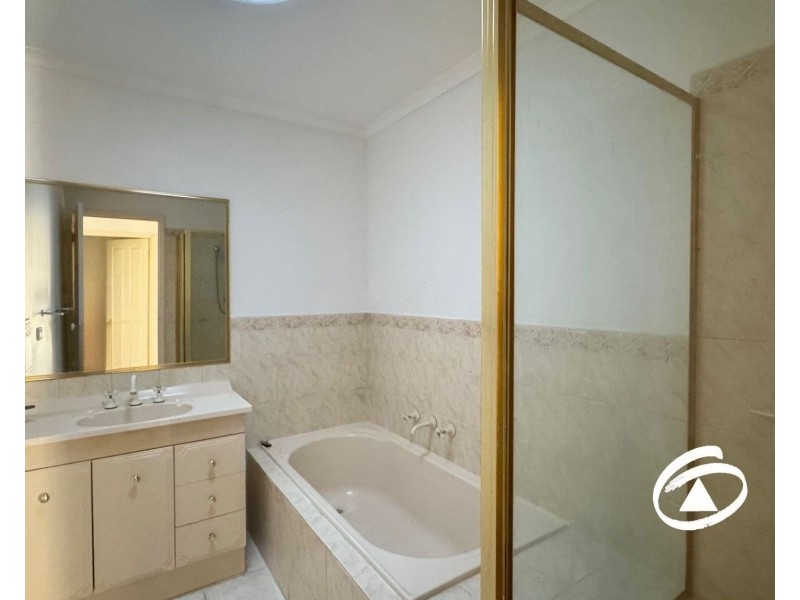 2/74 Murray Crescent, Rowville VIC 3178