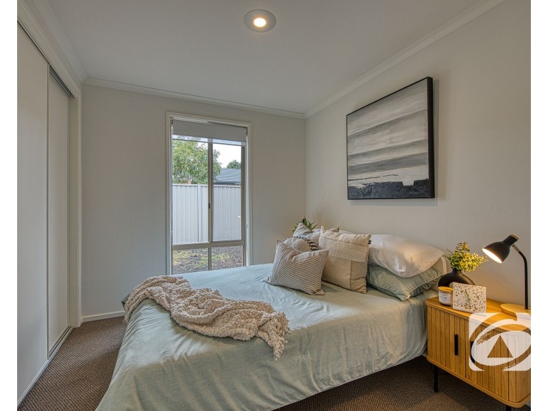 1/42 Strathavan Drive, Berwick VIC 3806