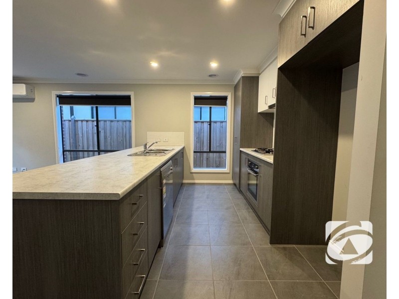 55 Fairweather Street, Clyde VIC 3978