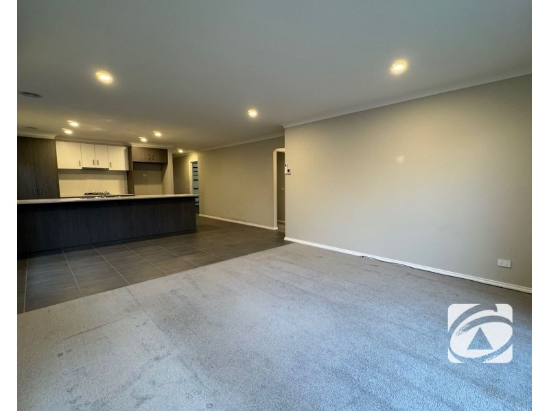 55 Fairweather Street, Clyde VIC 3978