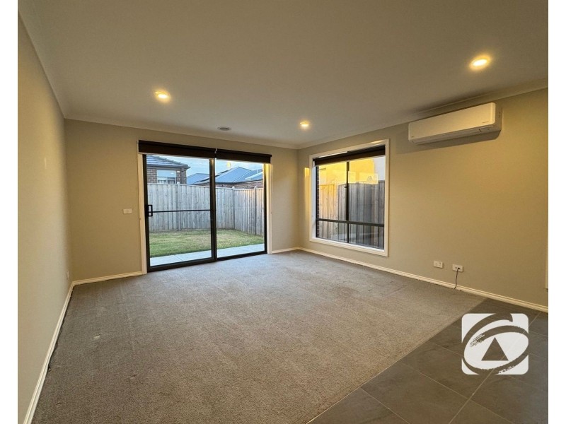 55 Fairweather Street, Clyde VIC 3978