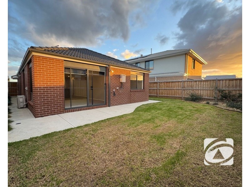 55 Fairweather Street, Clyde VIC 3978