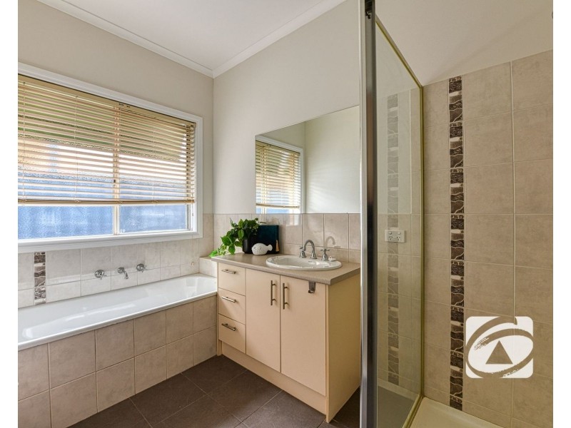 20 Laurina Link, Pakenham VIC 3810