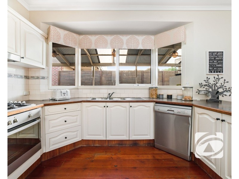 64 The Boulevard, Narre Warren South VIC 3805