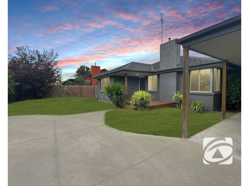 1 Wadsley Avenue, Pakenham VIC 3810