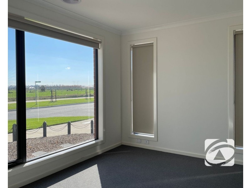 51 Tongs Boulevard, Clyde VIC 3978