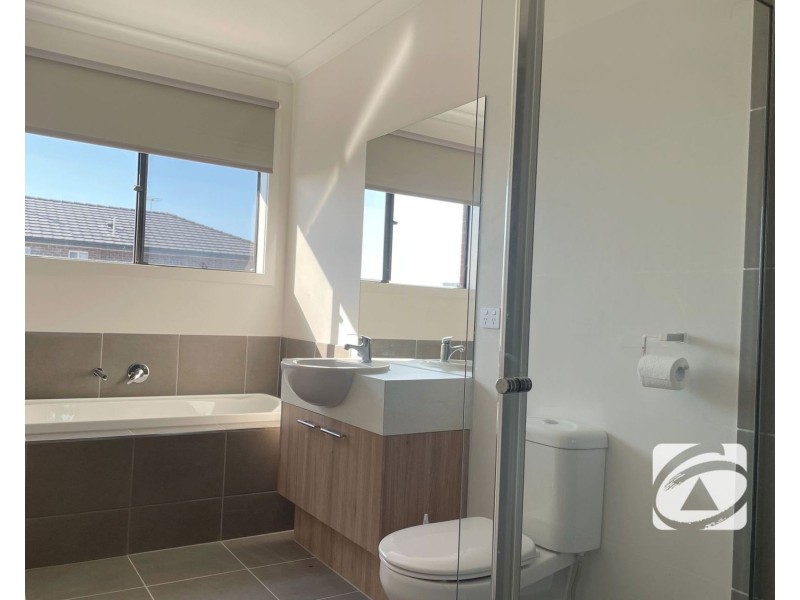 51 Tongs Boulevard, Clyde VIC 3978